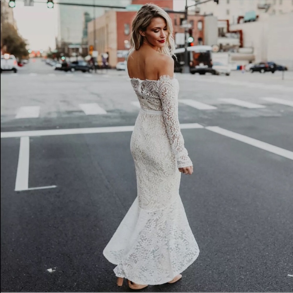 LAST 1! White Off Shoulder Mermaid Lace Dress - Picture 4 of 8